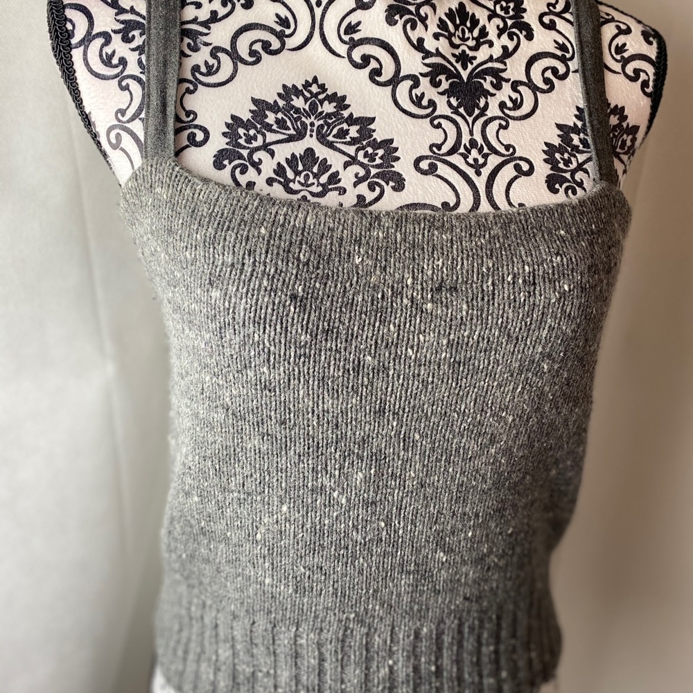 LAUNDRY speckled knit tank.